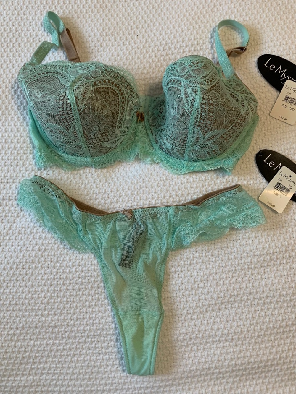 LE MYSTERE Aqua Lace Bra 36D & Large Lace Thong Panty